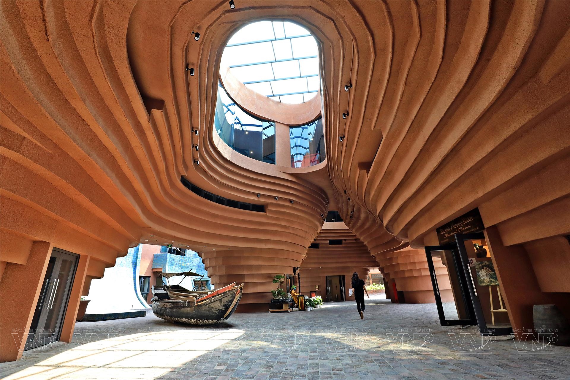 không gian bảo tàng gốm bát tràng